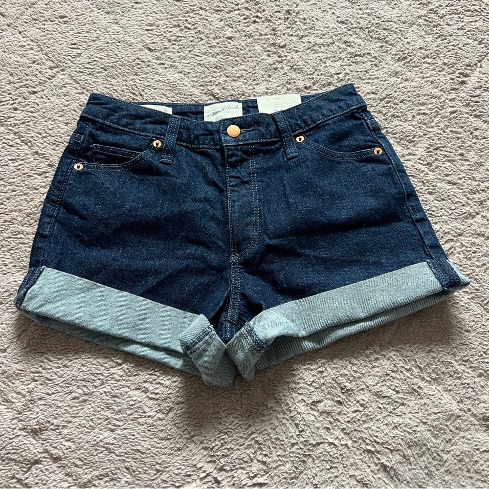 NWT Universal Thread Vintage Midi Shorts Women's Size‎ 2